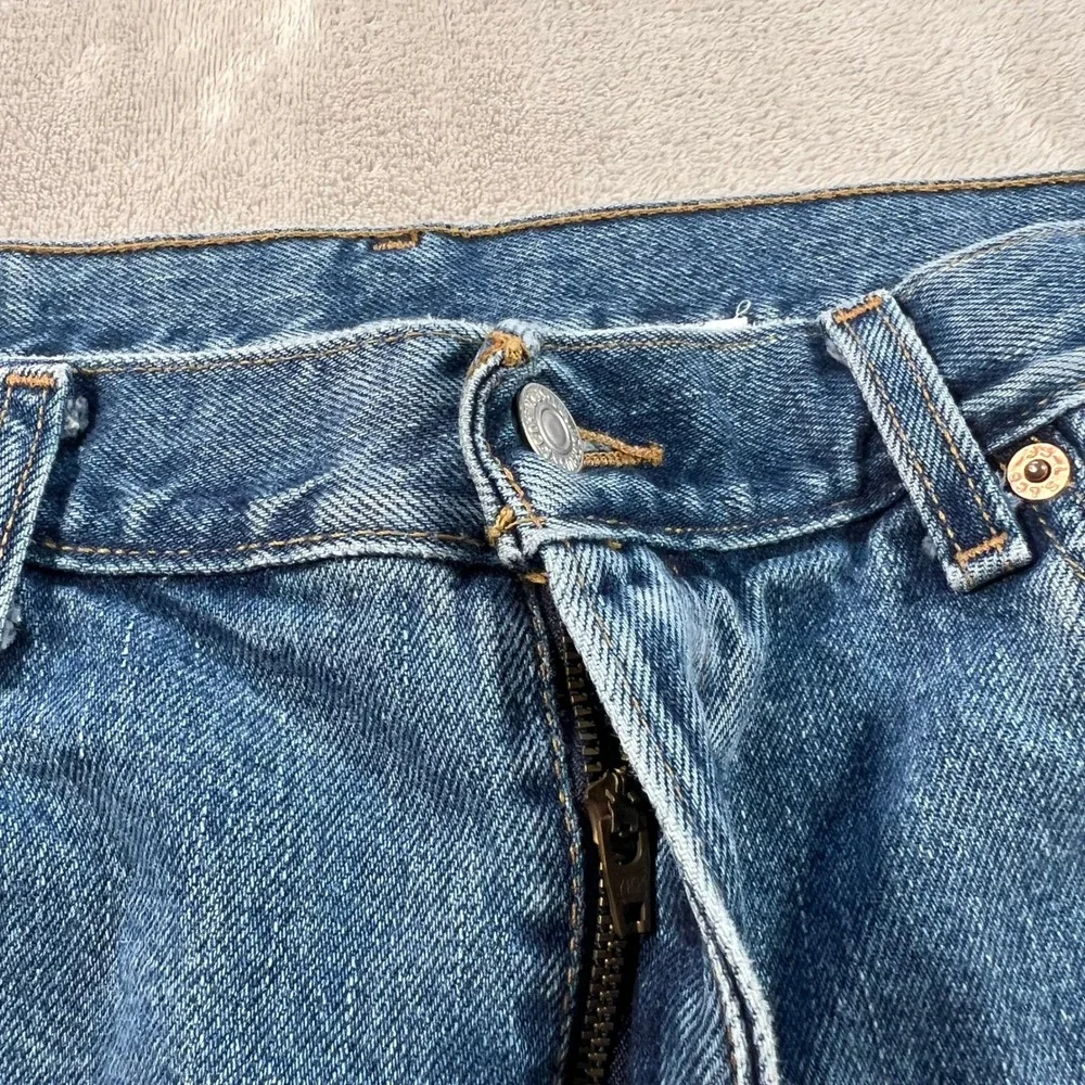 Vintage Levis 505 Jeans Men's 36x31 Medium Wash Denim Regular Fit Straight Leg